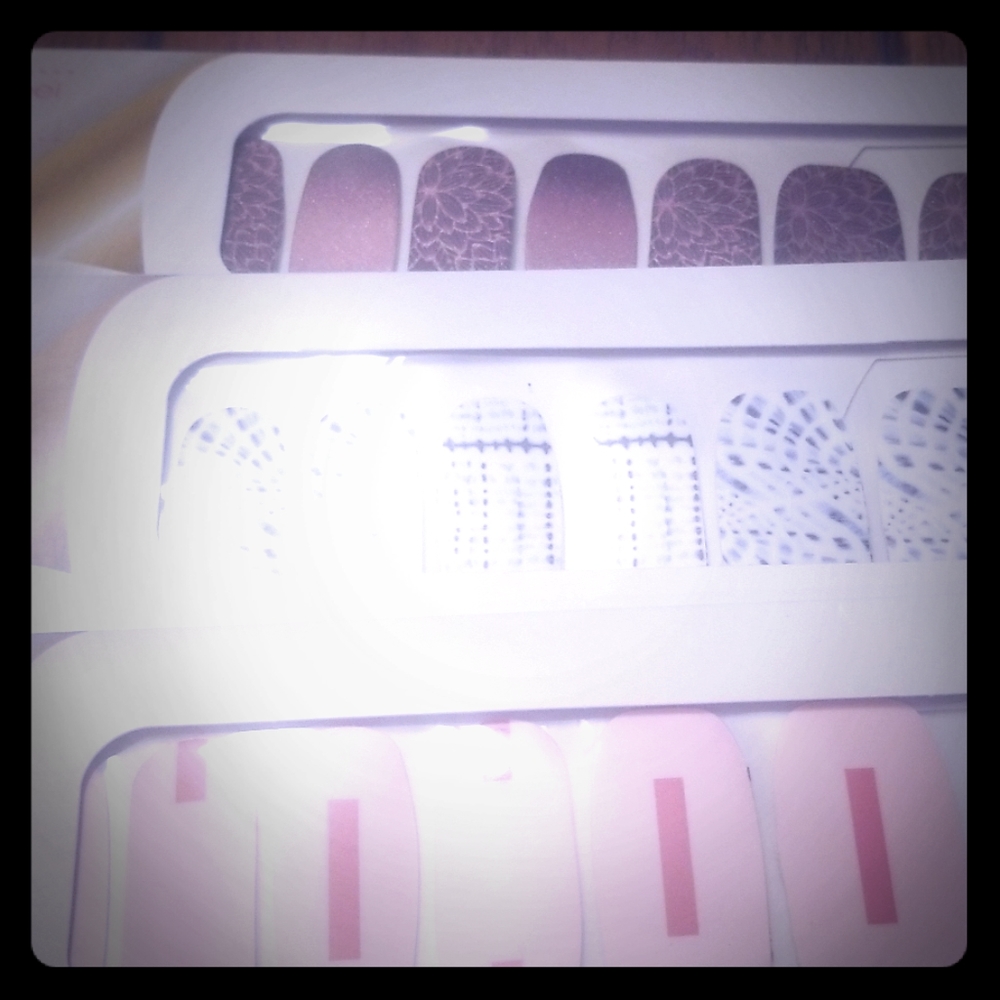 Bundle of color street design nails